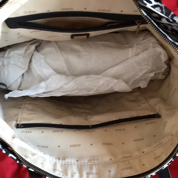 NWT Guess Jaxi Black and White Leopard Print Tote - Picture 3 of 10